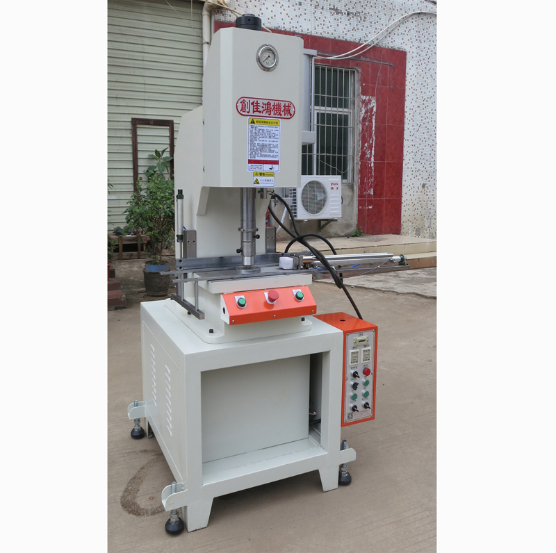 C����������������