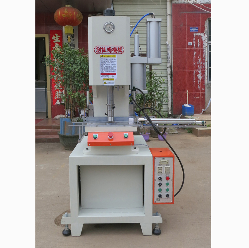 C����������������